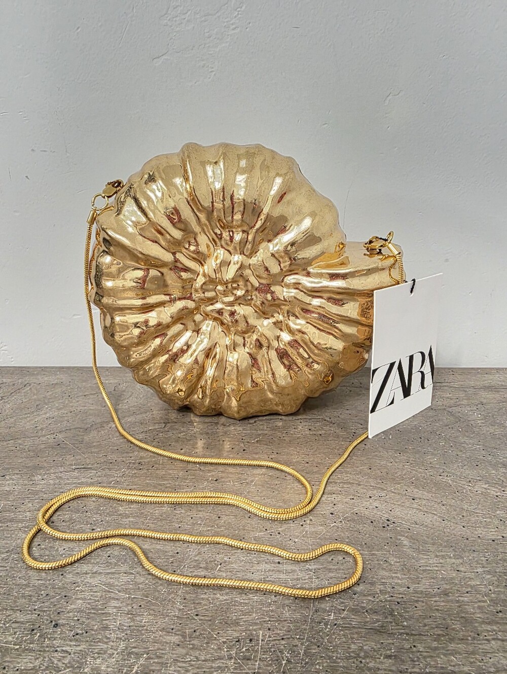 Zara Metallic Shell Clutch Purse Womens Gold Seashell Summer Beach NWOT NEW - Picture 3 of 7